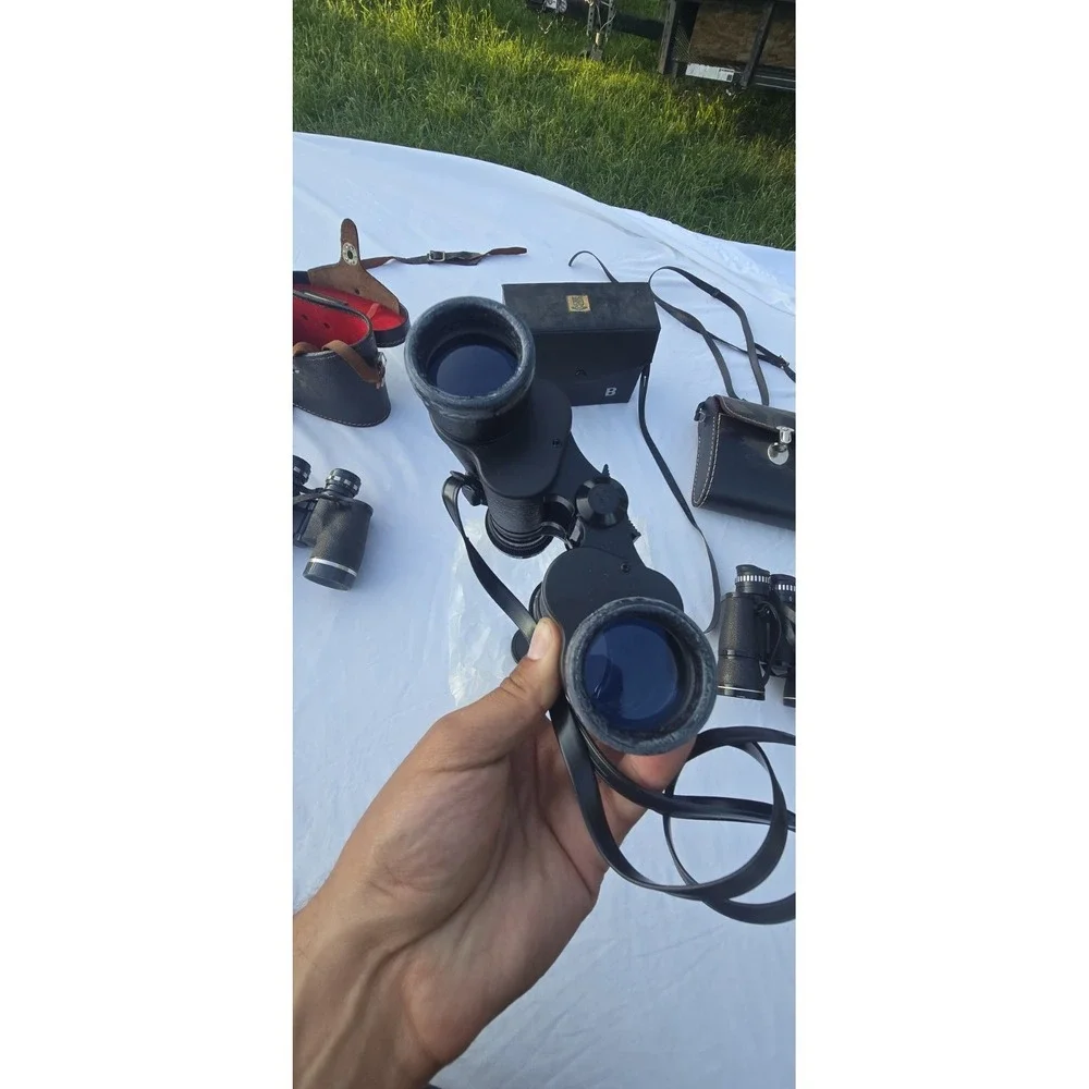 Lot Of 4 Pairs Of Binoculars & 3 Cases
